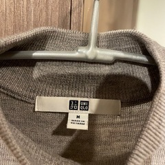 UNIQLO ハイネックセーターの画像