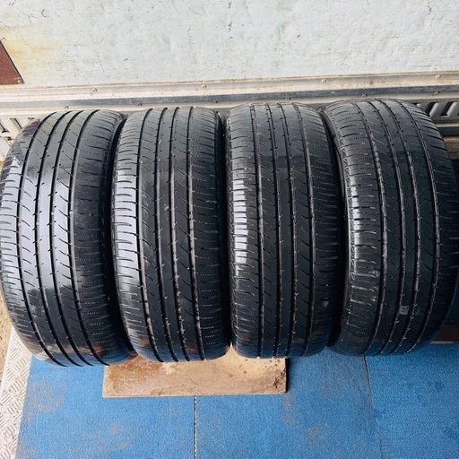 バリ山　TOYO NANOENERGY3 PLUS 215/50R17 夏タイヤ　2018年製　17インチ