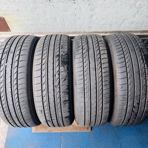 バリ山　YOKOHAMA ヨコハマ　BluEarth E70 225/60R17 夏タイヤ　2019年製　17インチ