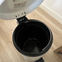 04291330　IKEA ゴミ箱の画像