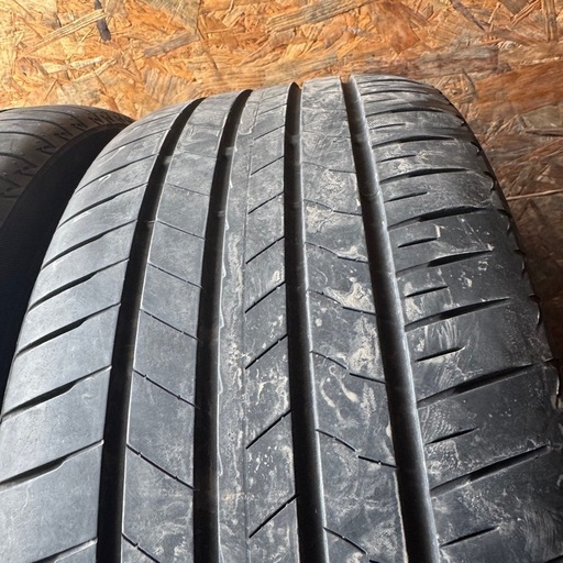 バリ山　BRIDGESTONE ブリヂストン　ブリジストン　REGNO GR001 225/45R18 夏タイヤ　2018年製　18イ