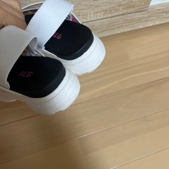 1.2回着用のみ★20cmサンダルの画像