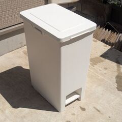 【無料】ゴミ箱（足踏み式）