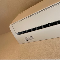 【高年式美品】 2022年製Hisense 冷暖房エアコン　HA-S22D-Wの画像