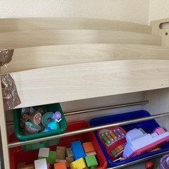 おもちゃ棚