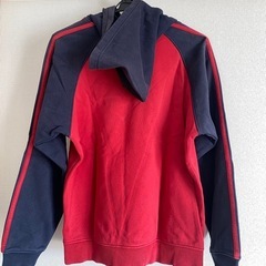 UNIQLO パーカーの画像