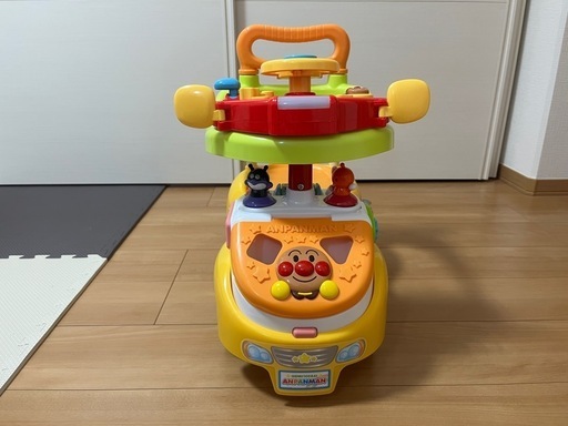 アンパンマン よくばりビジーカーDX 足けリ乗用玩具 押し棒ガード付き
