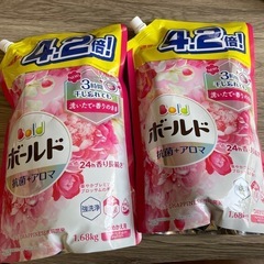 ボールド 洗濯洗剤 液体 プレミアムブロッサム 詰め替え ウルト...