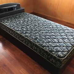 ベッドフレームの画像