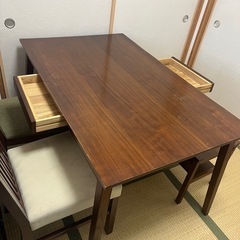ダイニングテーブル