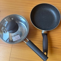 蓋付き鍋とフライパン