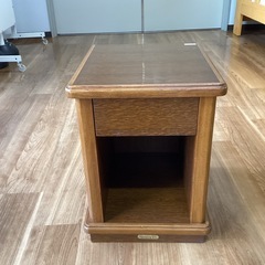 ナイトテーブル【町田市再生家具】250306