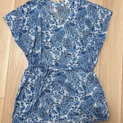 トップス　華やか　リゾート