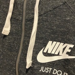 ほぼ未使用 極美品 ナイキ Nike フルジップパーカー 濃グレーの画像