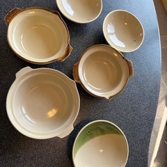 小型土鍋3点（蓋付き）、取り鉢3点の画像