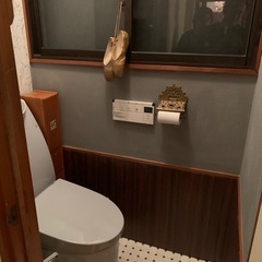 トイレットペーパー入れ　ブラウン