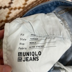 UNIQLO JEANS  スキニー　58.5センチの画像
