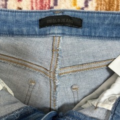 UNIQLO JEANS  スキニー　58.5センチの画像