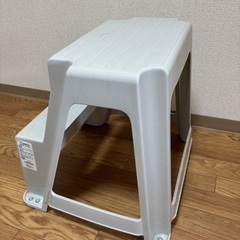 中古　プラ踏み台　コーナンの画像