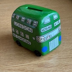 貯金箱の画像