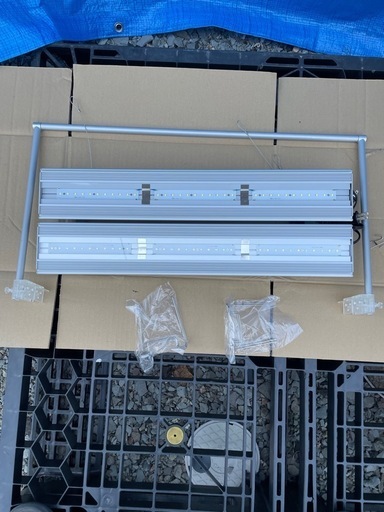 【美品】60㎝水槽用LED照明 2台セット ライトスタンド付　アクロ トライアングル