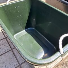 メダカ飼育容器（タライ40型　黒）の画像