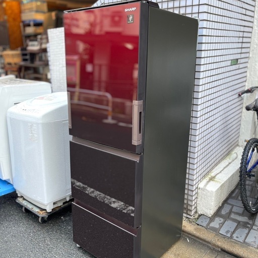 《売約済》【武蔵小山店】 J-GW35G-R シャープ SHARP 冷蔵庫 冷凍冷蔵庫 350L 大容量 3ドア どっちもドア 両開き プラズマクラスター 省エネ 中古 家電 引っ越し 単身赴任 ファミリー用 一人暮らし 2人暮らし 家族用 赤 レッド おしゃれ スリム コンパクト 野菜室 付き 自動製氷機 付き 20年製