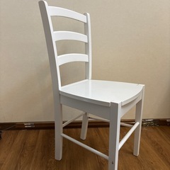 白のイス