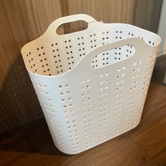 ランドリーバスケット（ニトリ）の画像