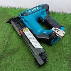 マキタ PT354D 充電式ピンタッカ【野田愛宕店】【店頭取引限定】【中古】管理番号：IT6885S9EYQPの画像
