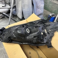 シエンタ　NSP170G 右ヘッドライトの画像