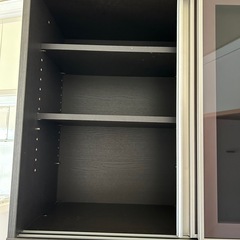 モダン　オシャレ　食器棚の画像