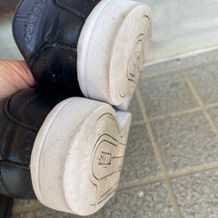 アディダス　アドバンコート　お洗濯済み　黒　スニーカー　23.5㎝の画像