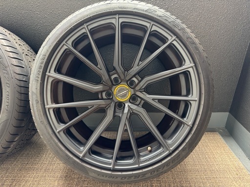 【送料無料（一部地域を除く）】 HF-4T VOSSEN 美品！希少サイズ！オーダー品 Hybrid 20 Forged タイヤ・ホイール