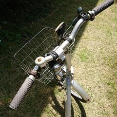 折り畳み自転車の画像