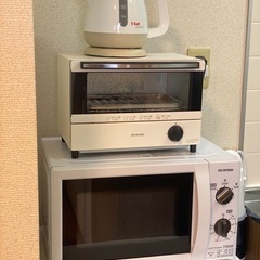 冷蔵庫・電子レンジ・オーブン・ケトル・掃除機セットの画像