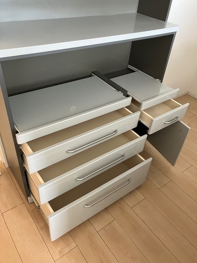 カップボード　食器棚　キッチン収納