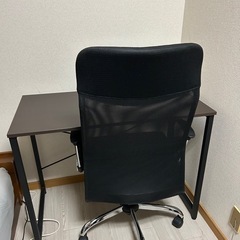 デスク、チェアセットの画像