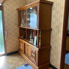 アンティーク食器棚　の画像