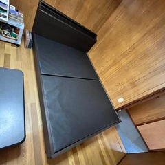 ダブルベッドフレームの画像