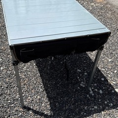 アウトドアテーブルの画像