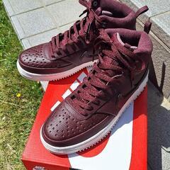 NIKE　スニーカー