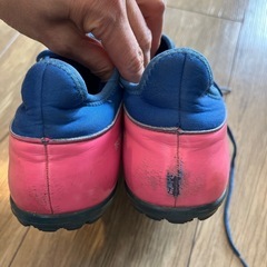 adidas サッカートレーニングシューズの画像