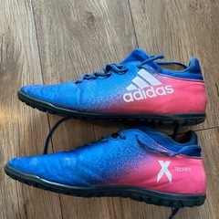 adidas サッカートレーニングシューズの画像