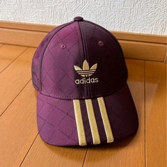 『adidas』アディダス　ベースボールキャップ　ワイン×ゴールド