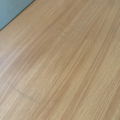 パソコンデスクの画像