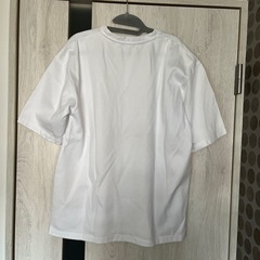 取引中GUメンズTシャツの画像