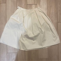 ユナイテッドアローズ　白スカート