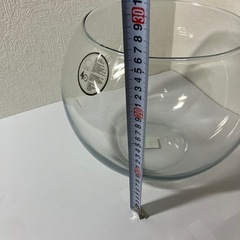 ガラスの入れ物の画像