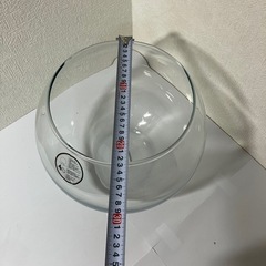 ガラスの入れ物の画像